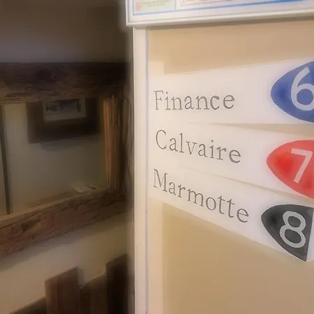 Отель Les Cimes 2*
